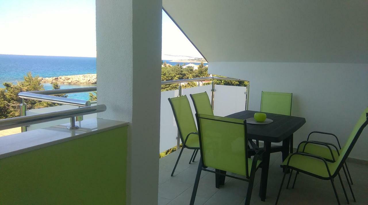 Apartmani Vila Dadic Karlobag Exterior foto