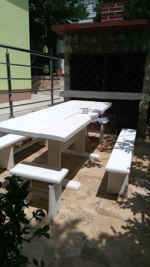Apartmani Vila Dadic Karlobag Exterior foto