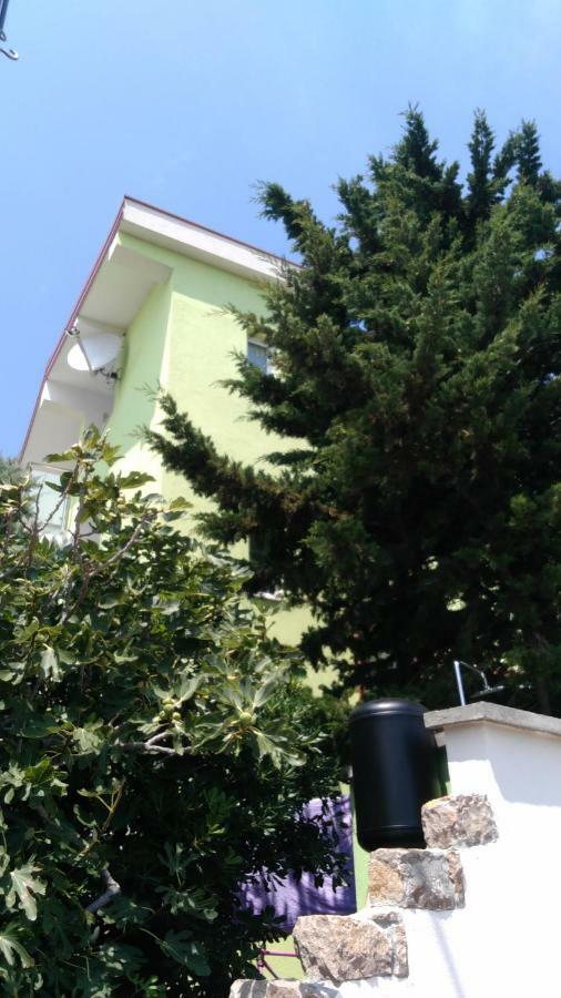 Apartmani Vila Dadic Karlobag Exterior foto