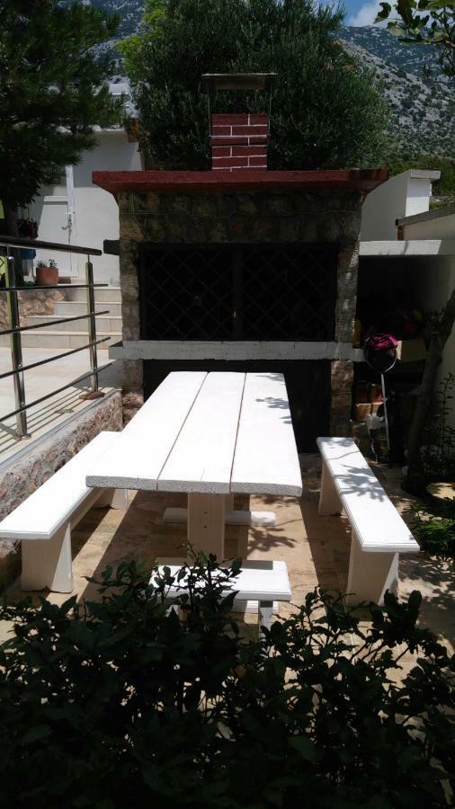 Apartmani Vila Dadic Karlobag Exterior foto